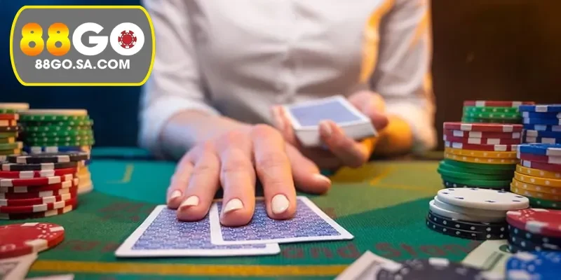 Poker Face Là Gì? Top 3 Cách Giữ Bình Tĩnh Không Lộ Bài